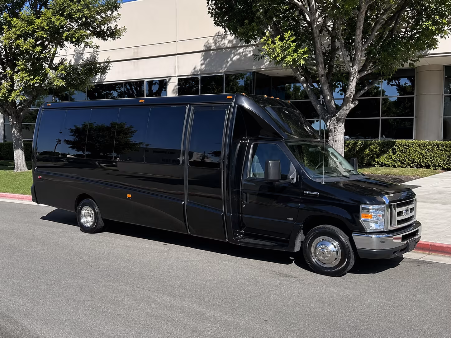 affordable jonesboro prom party bus prices split across your group