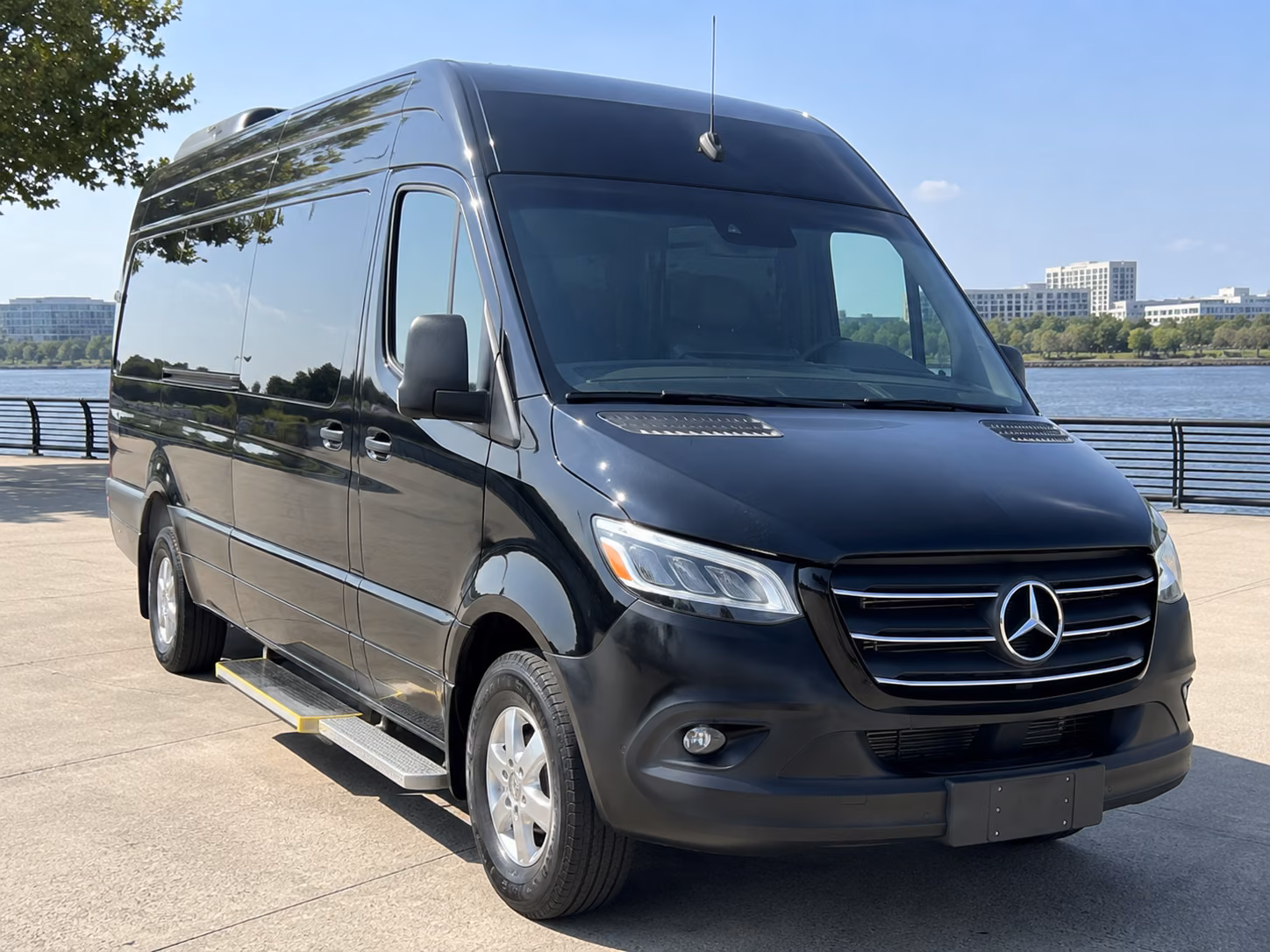 jonesboro airport shuttle bus rentals for private groups