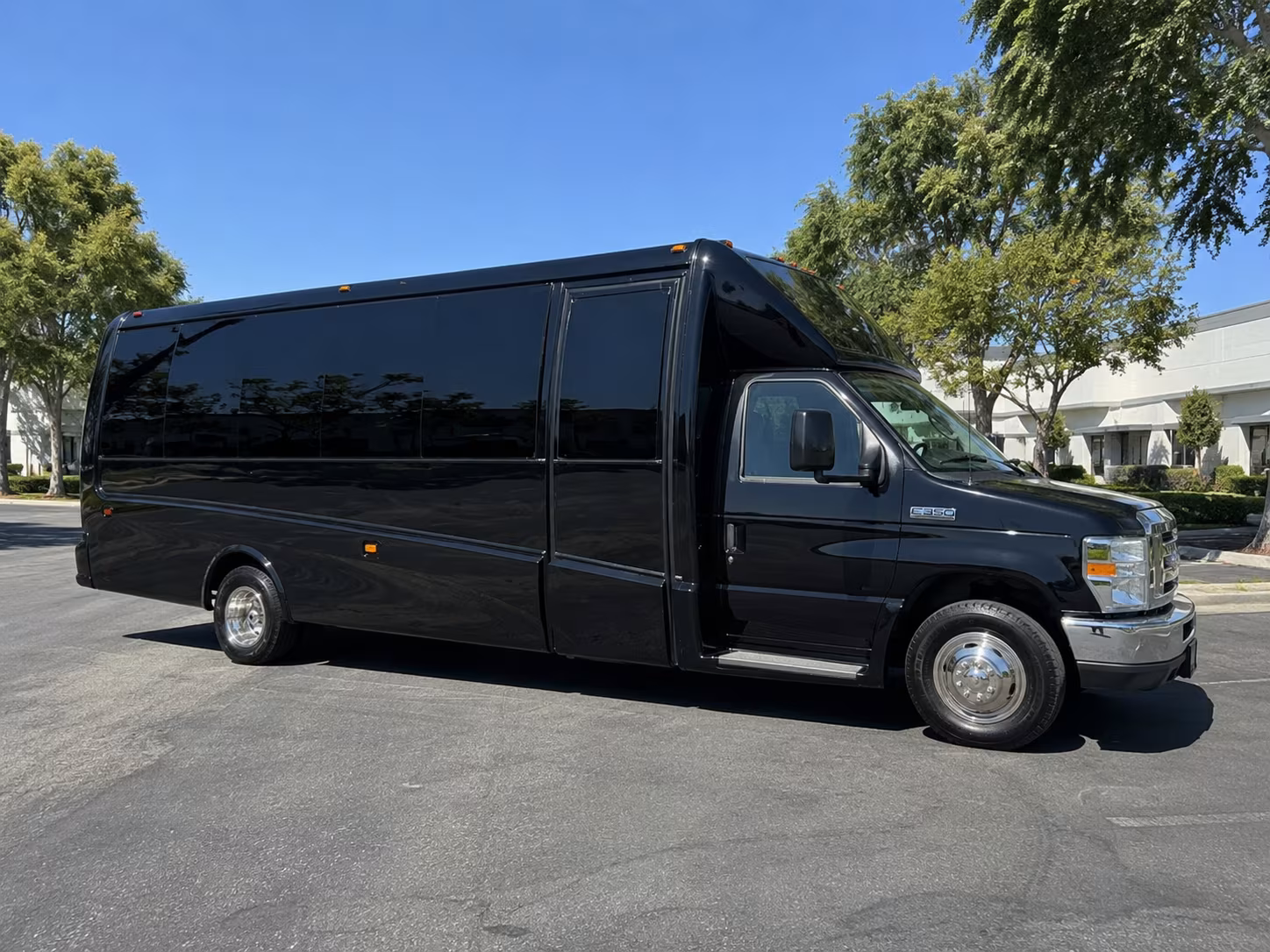 jonesboro corporate retreat shuttle bus rentals
