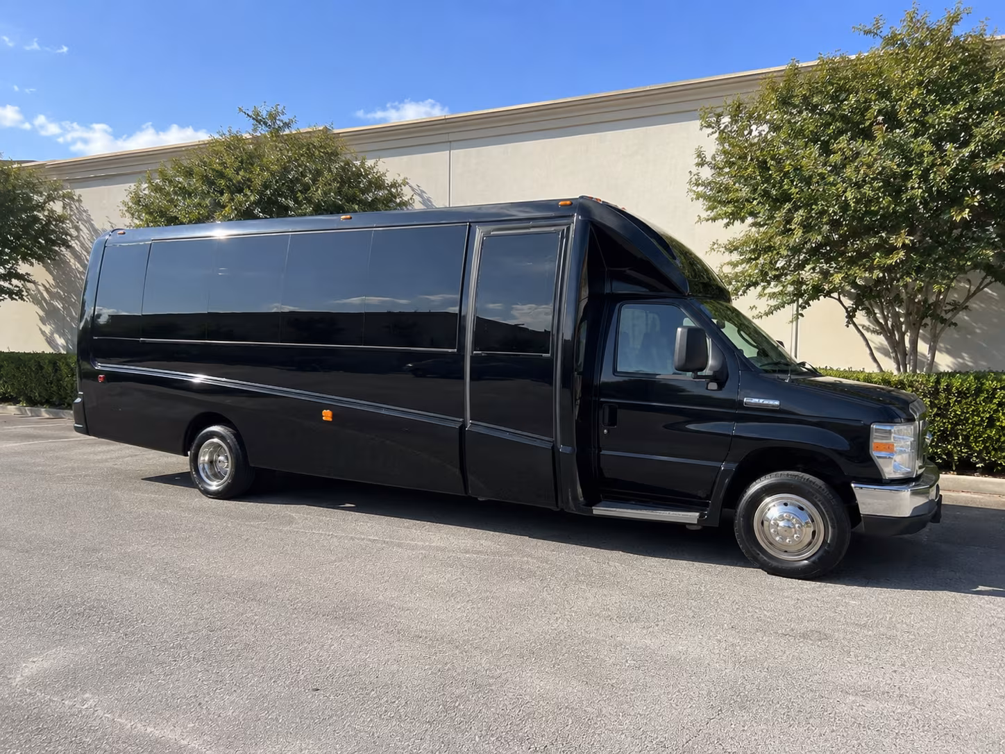rent a jonesboro prom party bus or charter bus today
